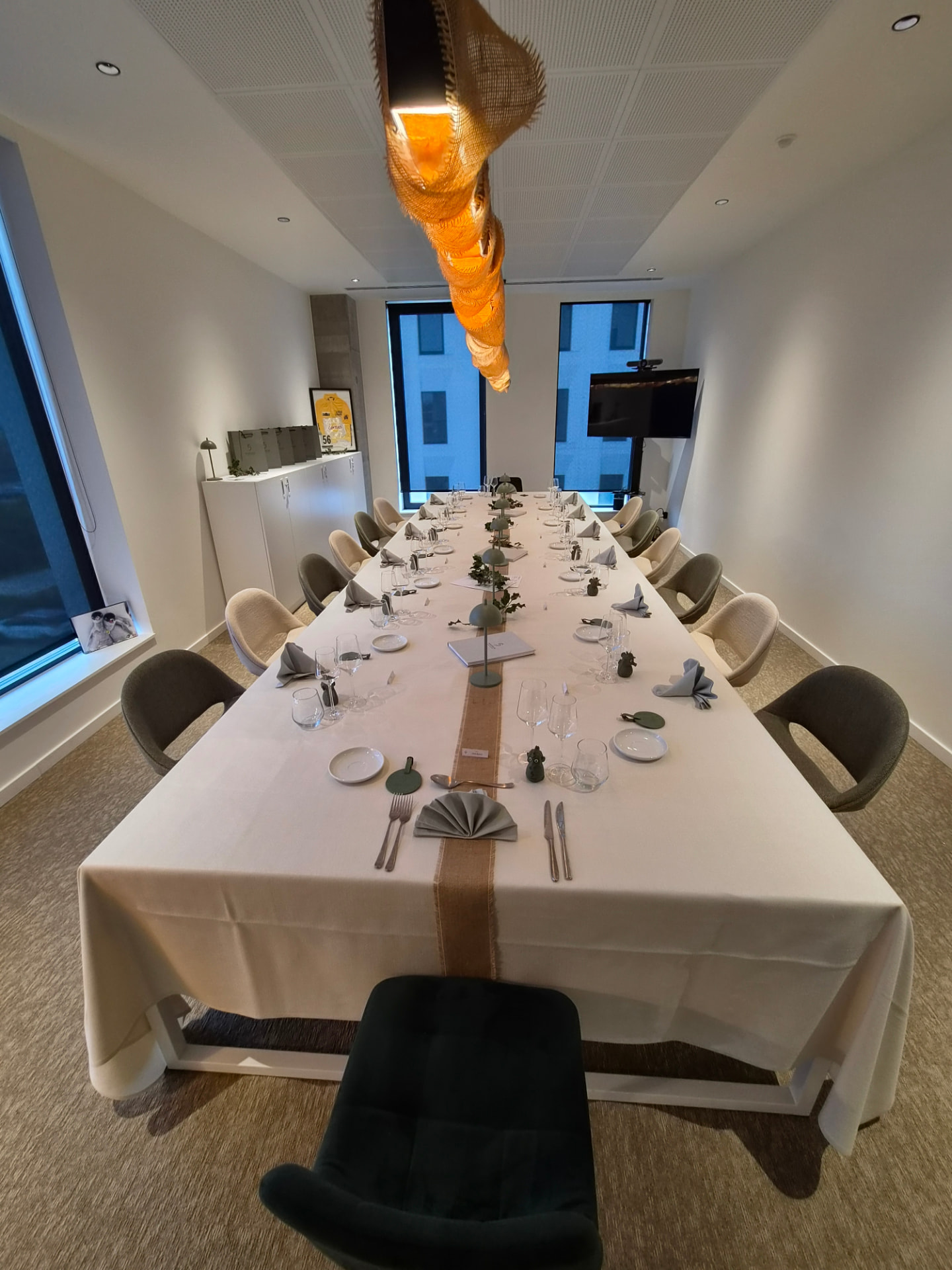 De zaal klaar voor de gasten