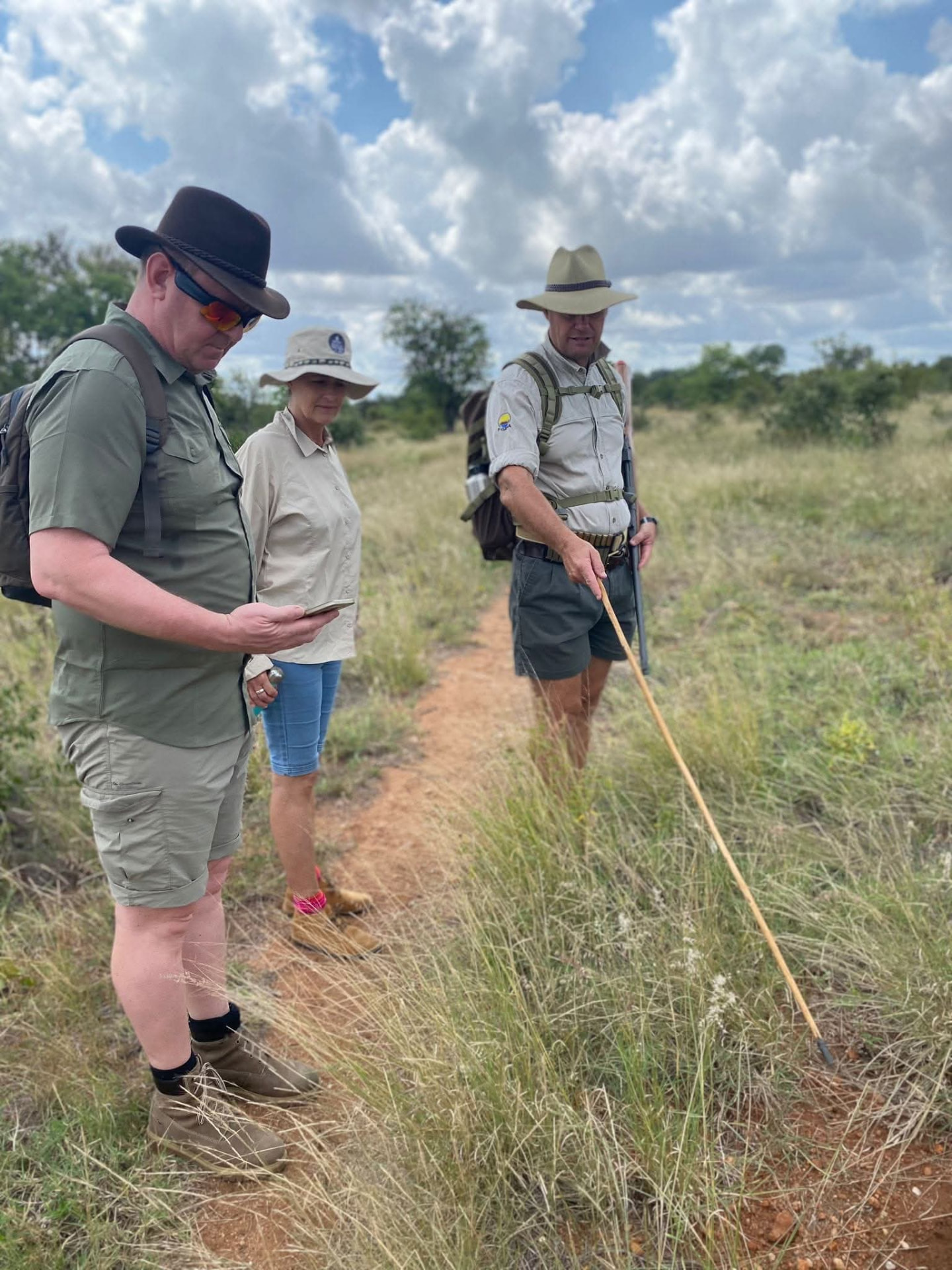 Bushwalk met een gewapende FGASA-ranger in Zuid-Afrika