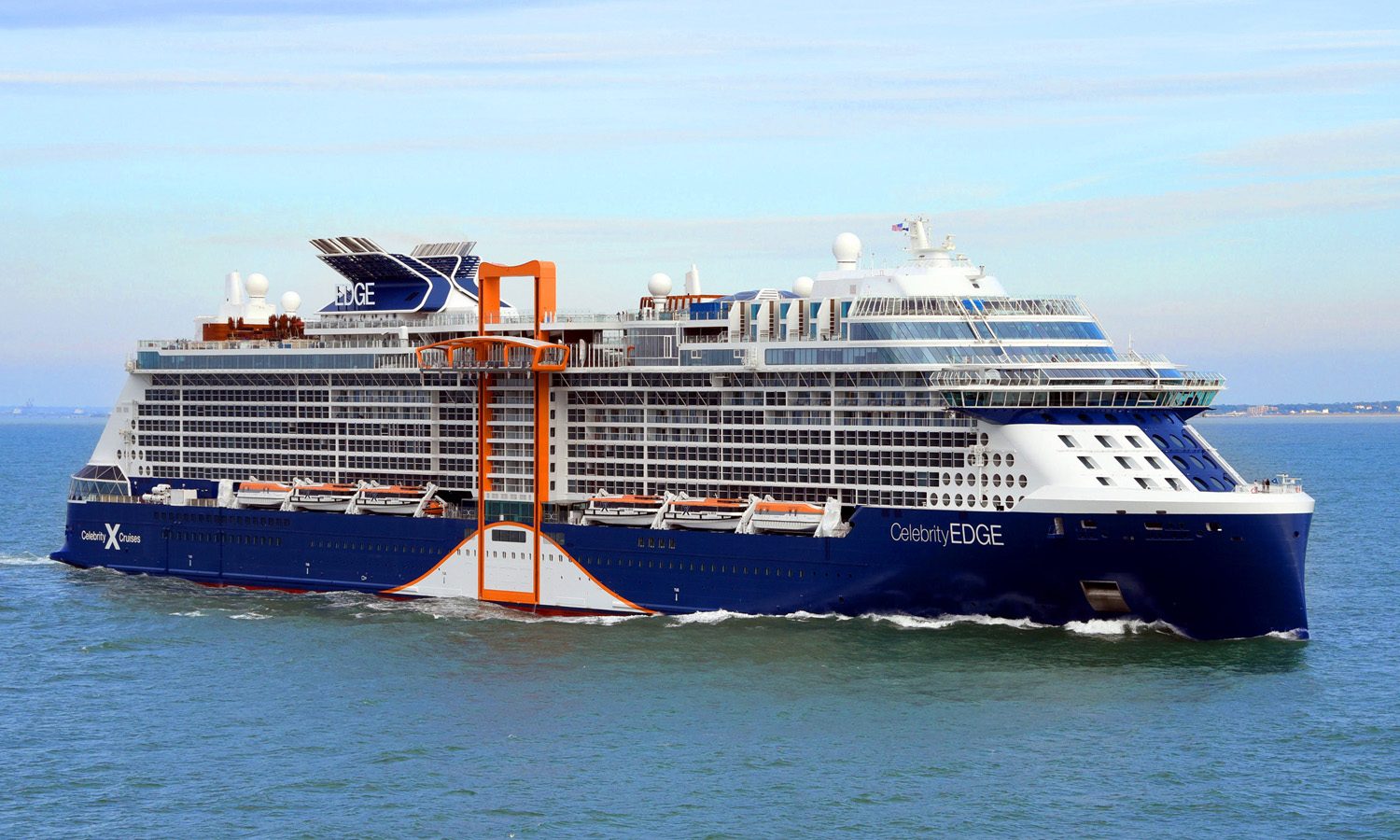 Celebrity Edge op zee, foto van Patrick Parez