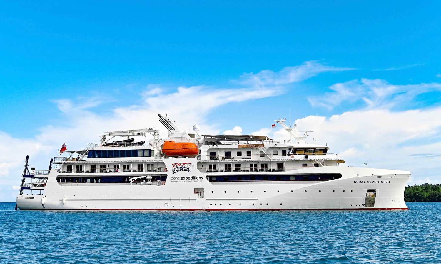 Coral Adventurer op zee, foto van Patrick Parez
