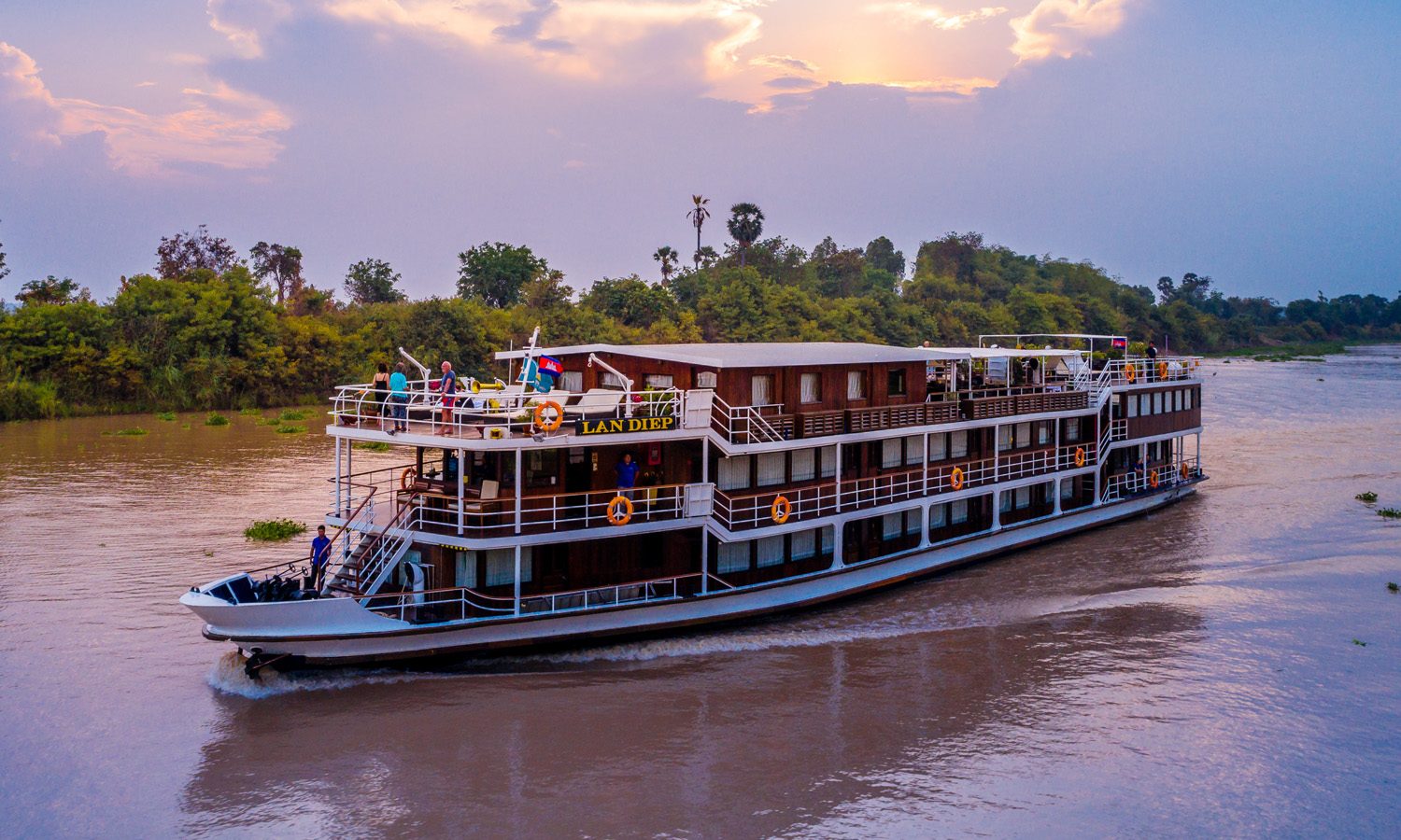 Lan Diep (charter CroisiEurope) — croisieurope