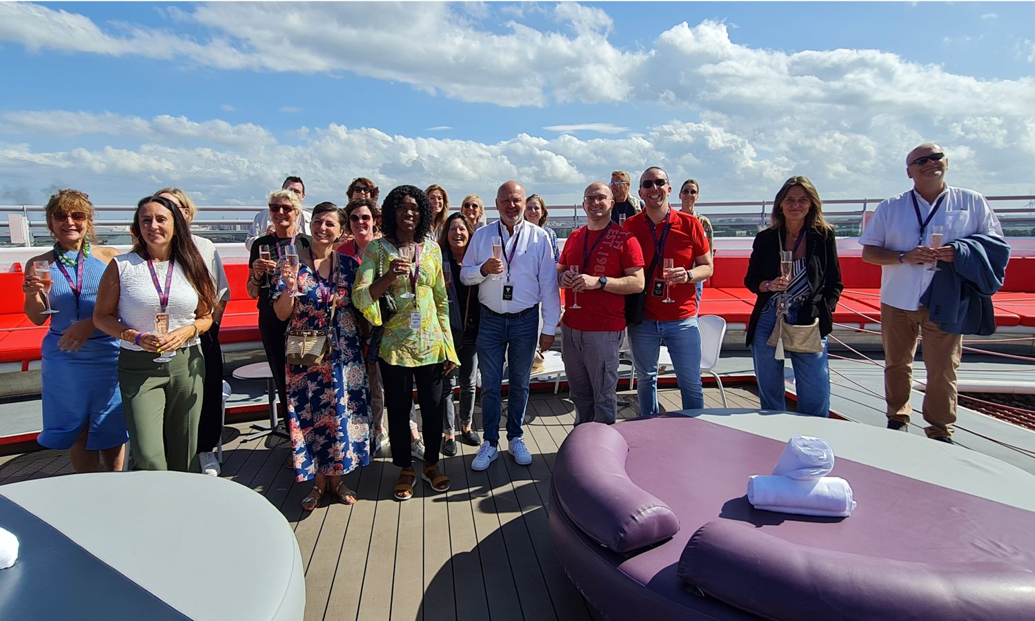 Virgin Voyages Scarlet Lady beeld 65 — virgin voyages
