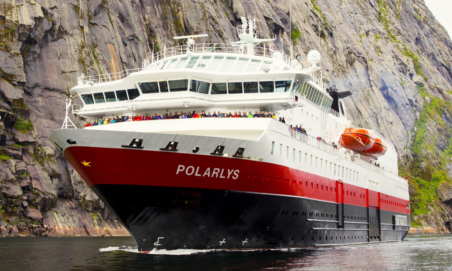 Polarlys — hx hurtigruten expeditions