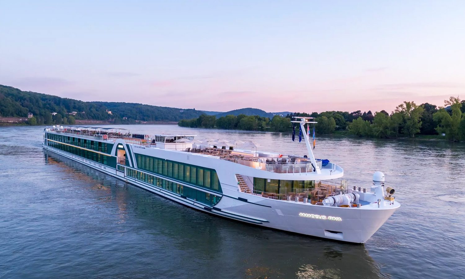 Amadeus Riva — luftner cruises