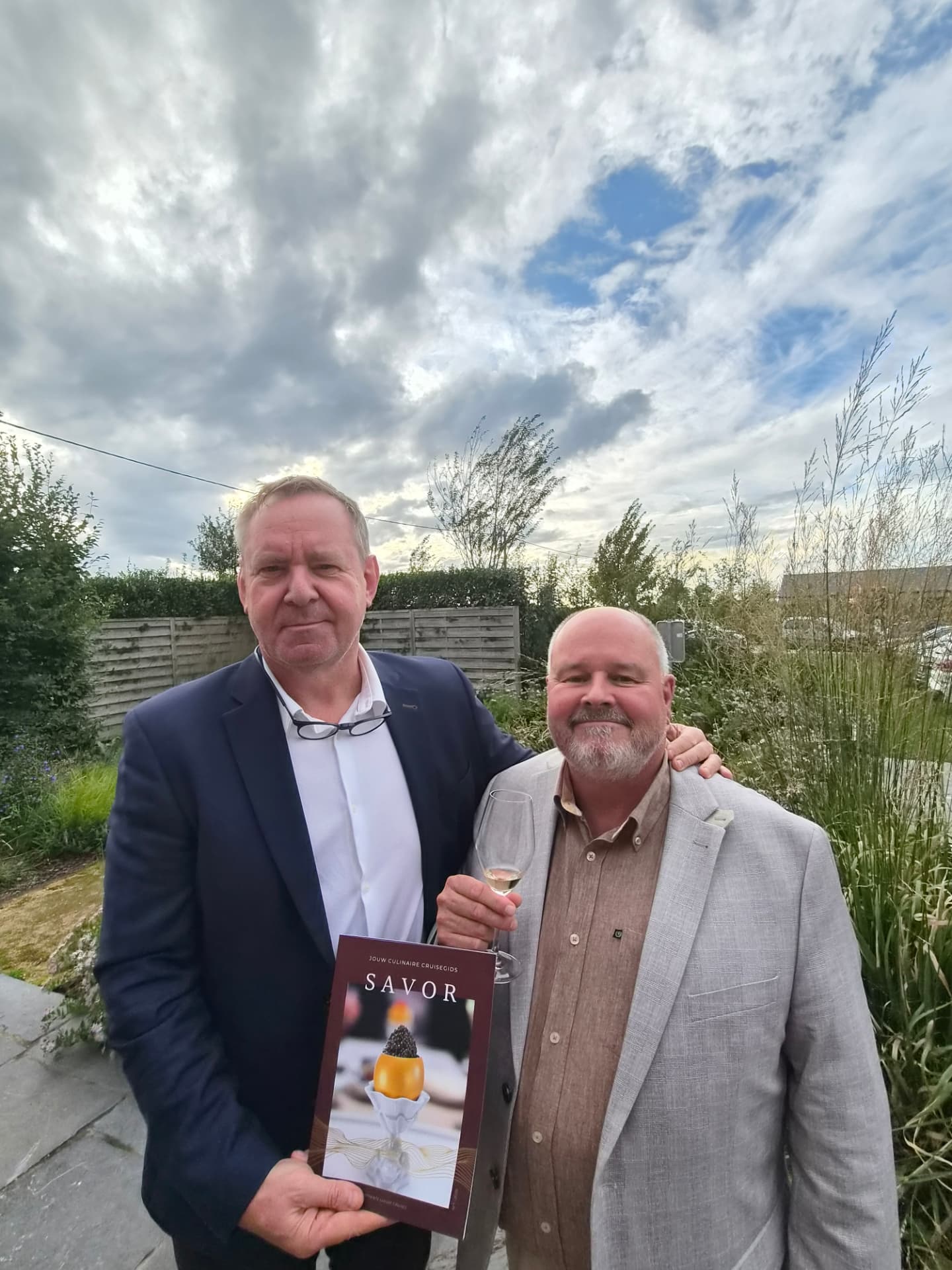 Dirk Rosiers met Jan Van Durme en de culinaire cruisegids Savor