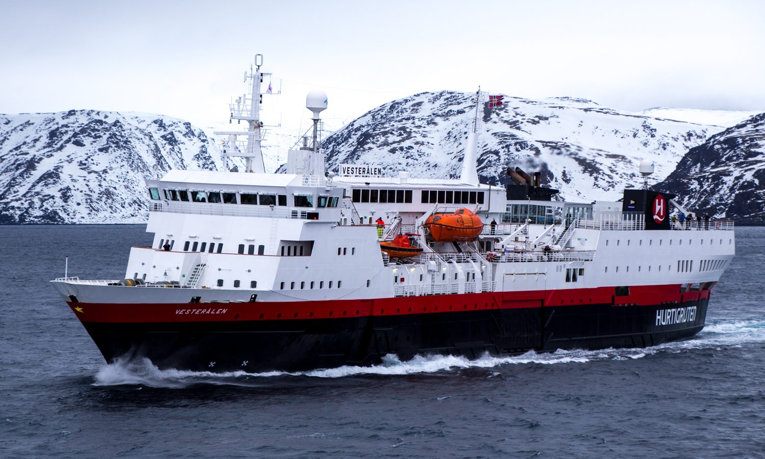 Vesteralen — hx hurtigruten expeditions