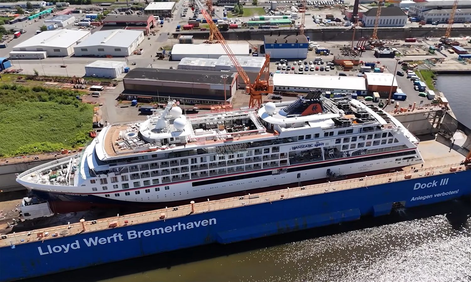 Hapag-Lloyd Cruises HANSEATIC spirit droogdok 2026 — hapag lloyd cruises