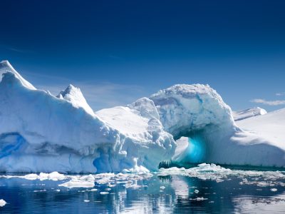 expedition-in-Antarctica